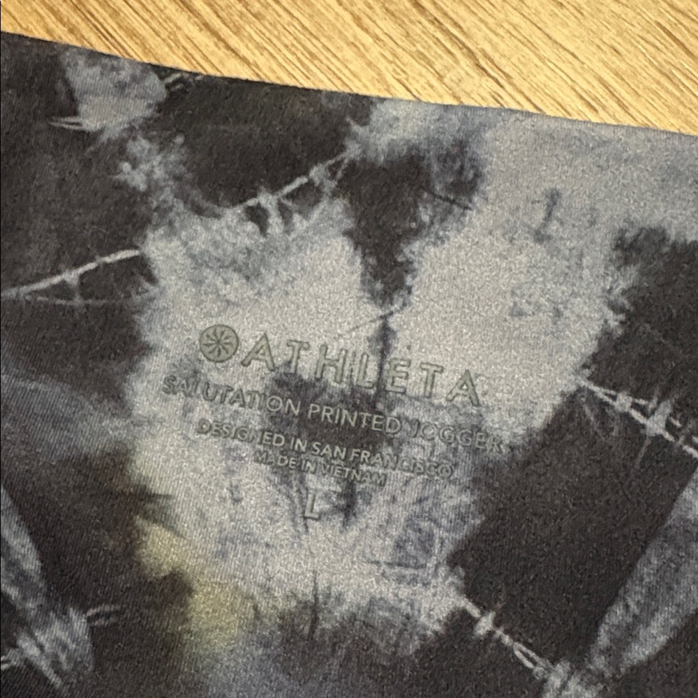 Athleta Salutation Printed Jogger tie-dye style,Calypso Navy Large - Picture 5 of 8